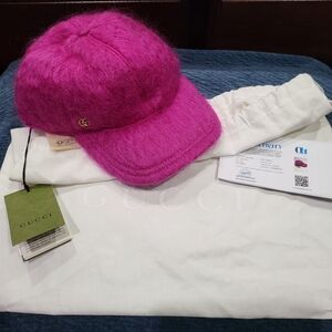 Brand New Authentic Gucci GG  Logo Mohair Pink Fucsia Hat..w/COA !!